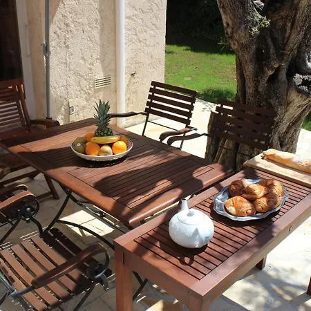 Suquette Charming Provencal House In With Terrace, Garden And Pool Access *