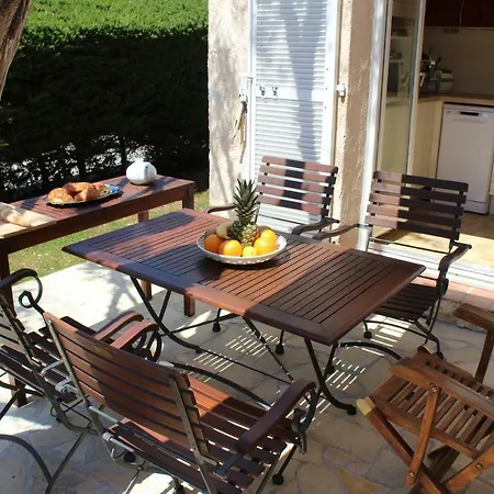 Suquette Charming Provencal House In With Terrace, Garden And Pool Access *