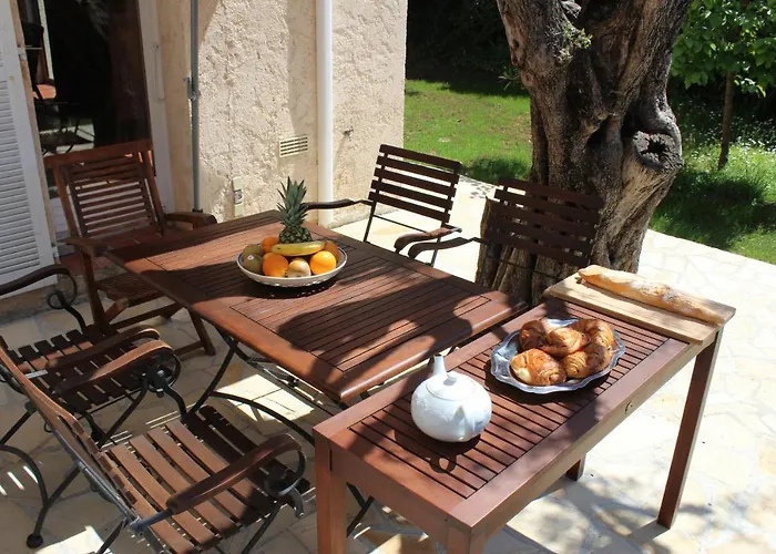 Suquette Charming Provencal House In With Terrace, Garden And Pool Access *