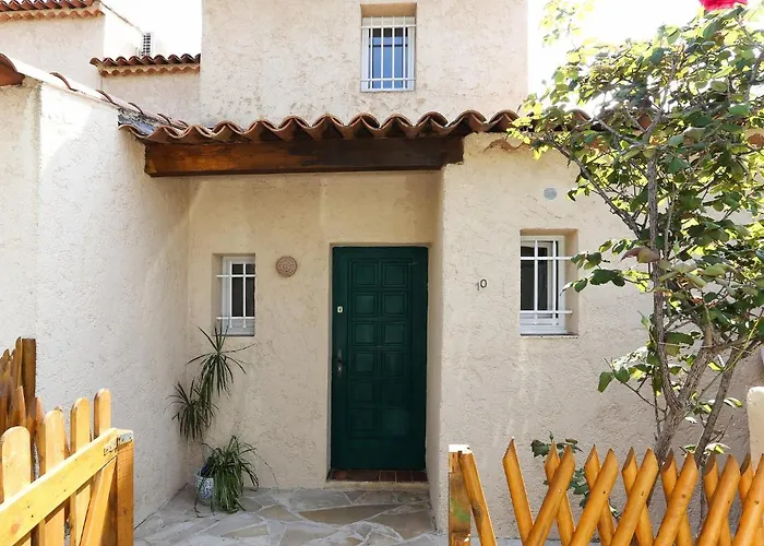 Suquette Charming Provencal House In With Terrace, Garden And Pool Access
