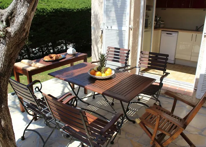 Suquette Charming Provencal House In With Terrace, Garden And Pool Access *