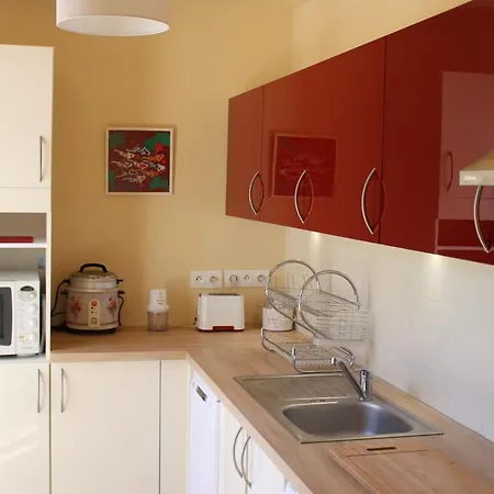 Дом отдыха Suquette Charming Provencal House In With Terrace, Garden And Pool Access